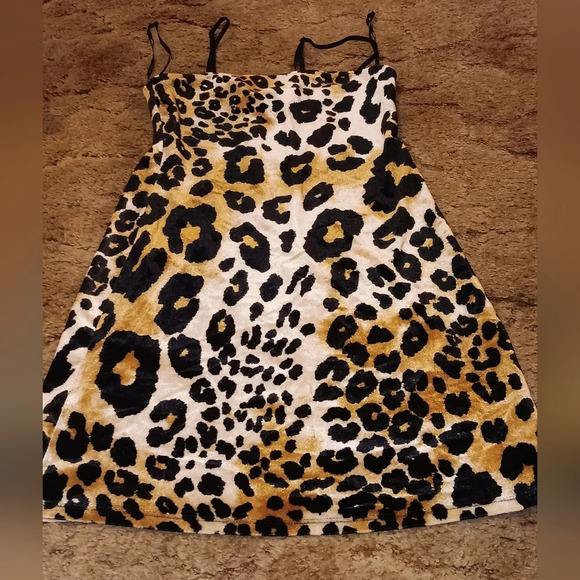 Forever 21 Dresses & Skirts - Juniors Forever 21 Mini Dress Size M Cheetah Print